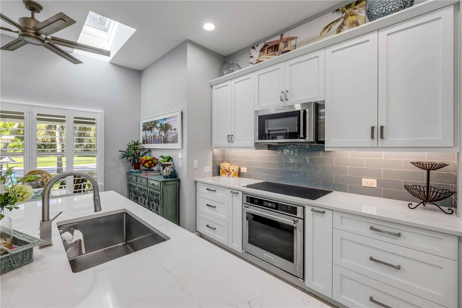 Image 34 of 98 For 544 Bottlebrush Court