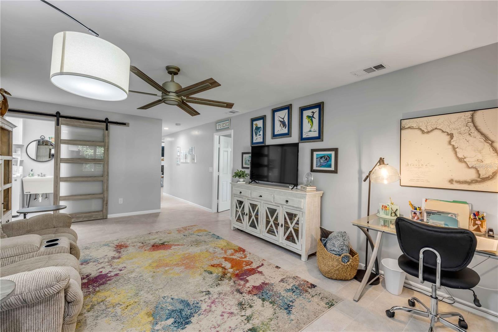 Image 41 of 98 For 544 Bottlebrush Court