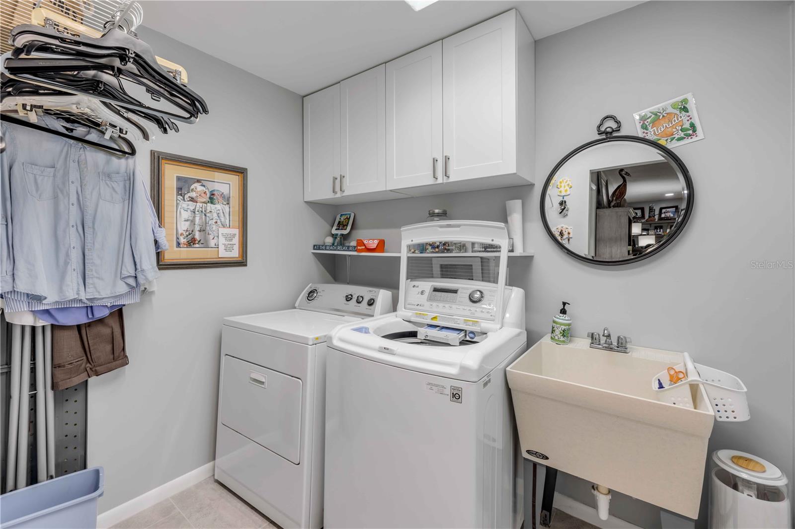 Image 42 of 98 For 544 Bottlebrush Court