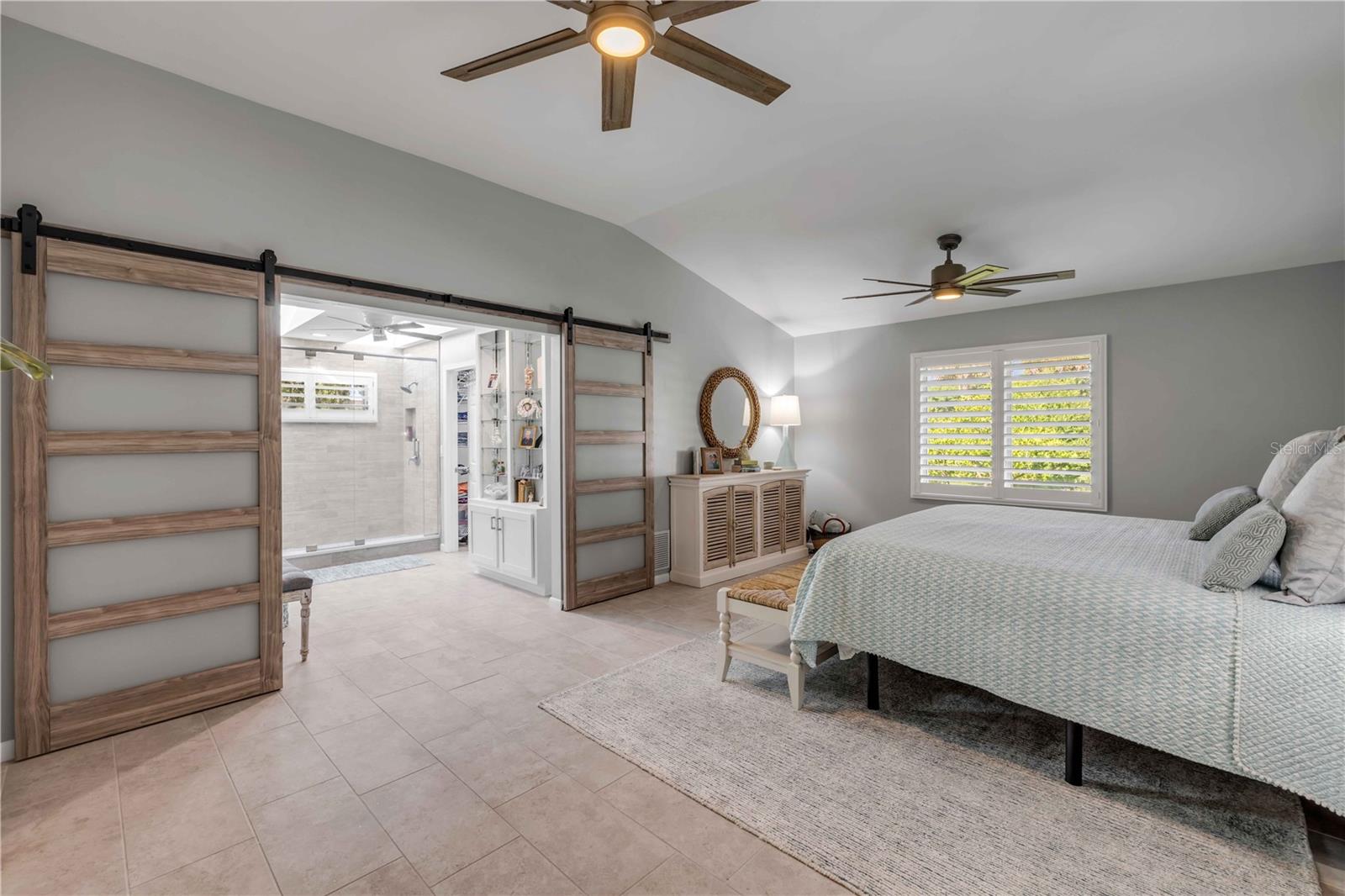 Image 43 of 98 For 544 Bottlebrush Court