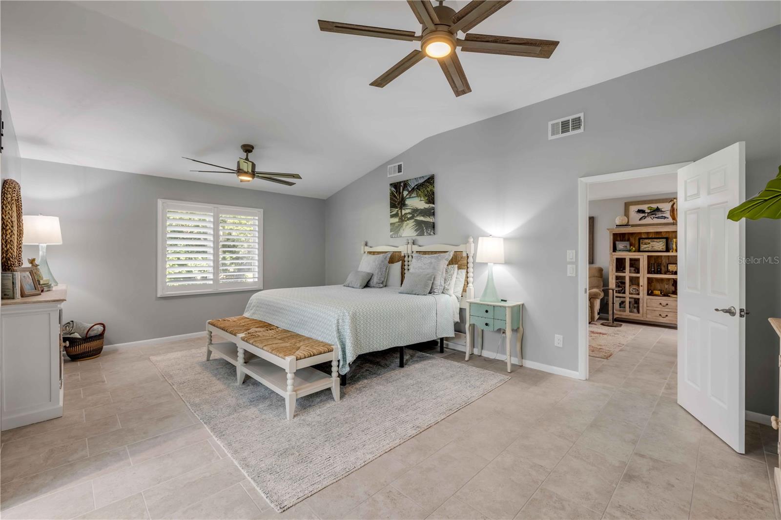 Image 47 of 98 For 544 Bottlebrush Court
