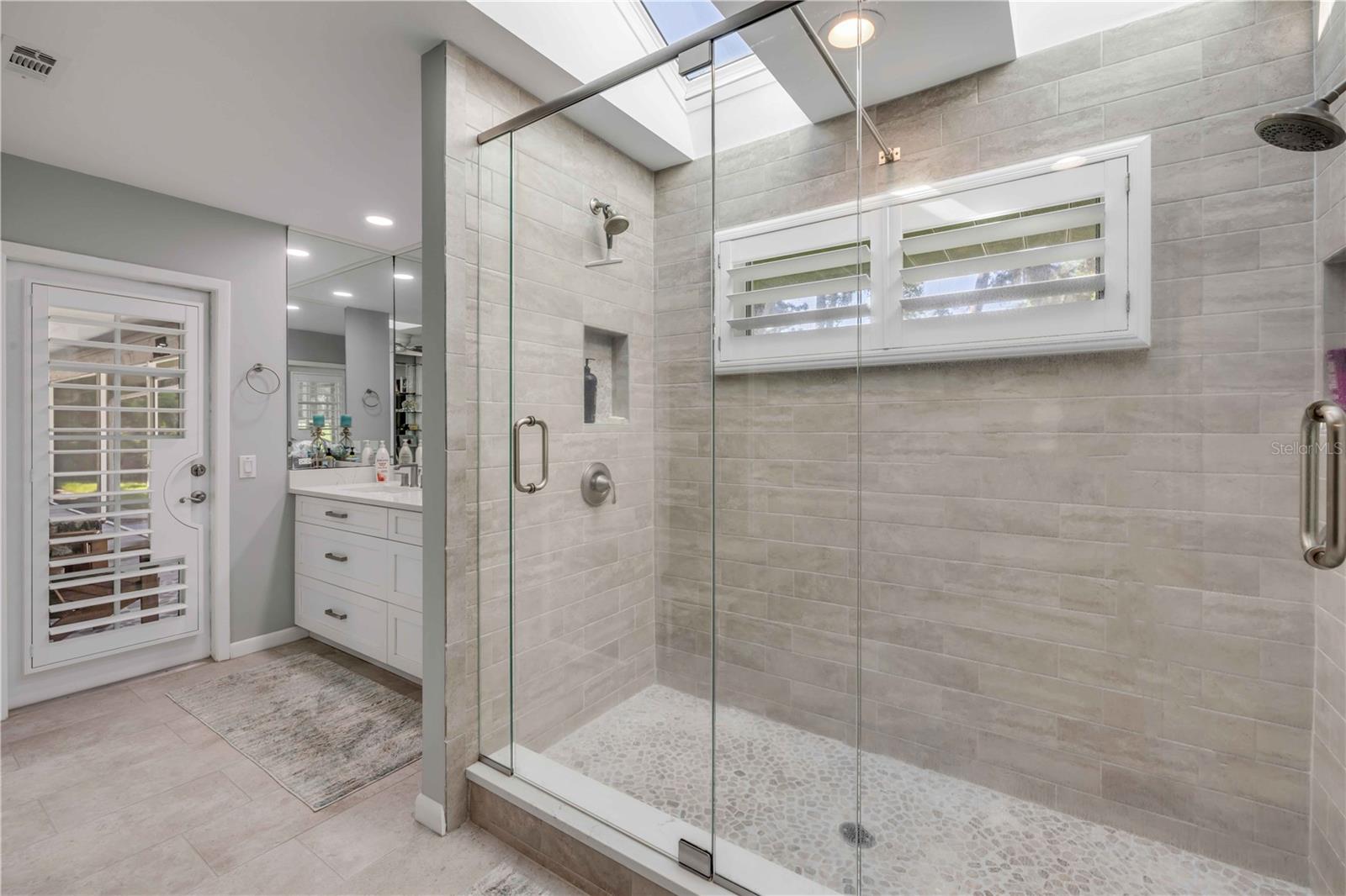 Image 50 of 98 For 544 Bottlebrush Court