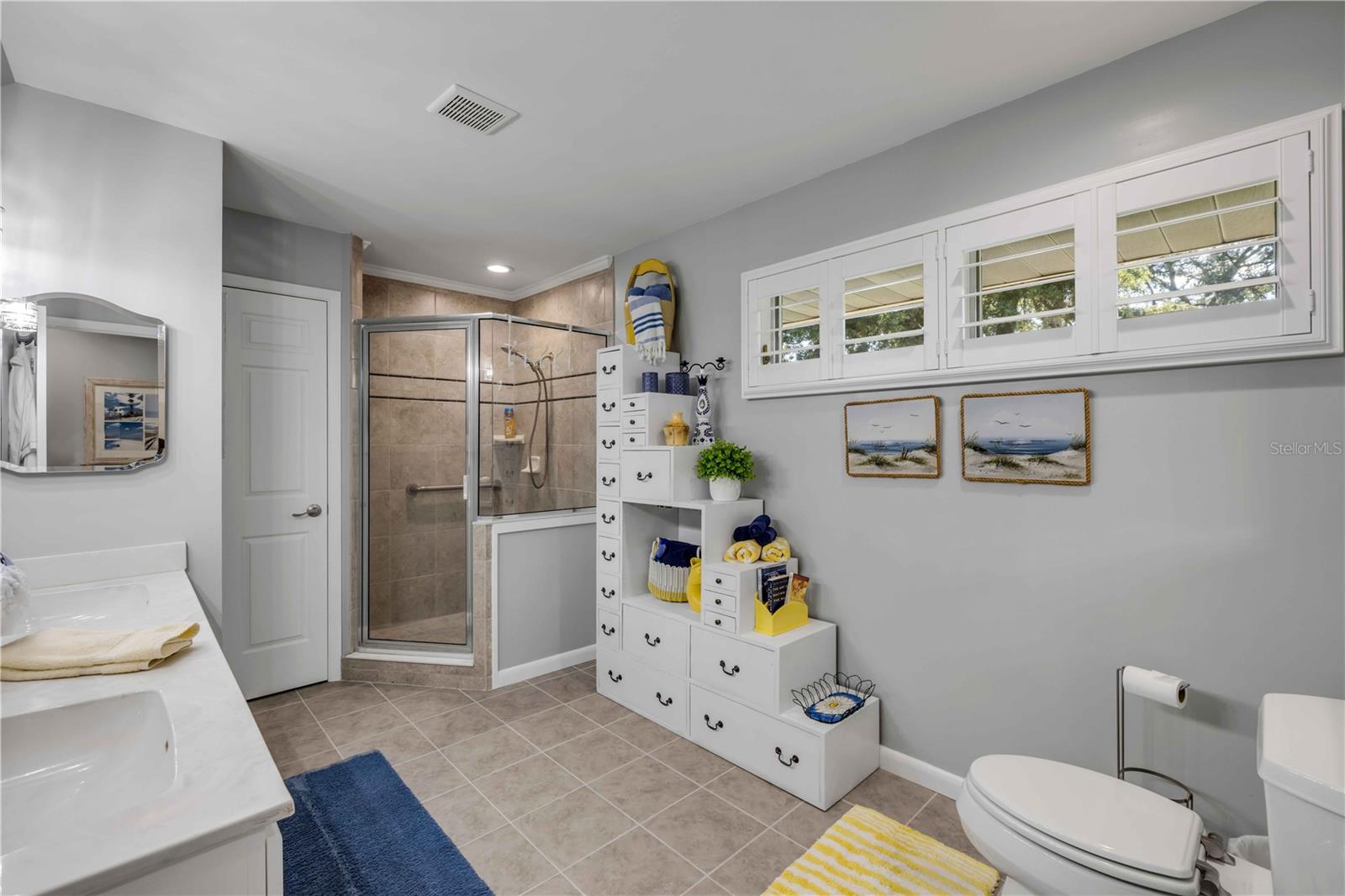 Image 62 of 98 For 544 Bottlebrush Court