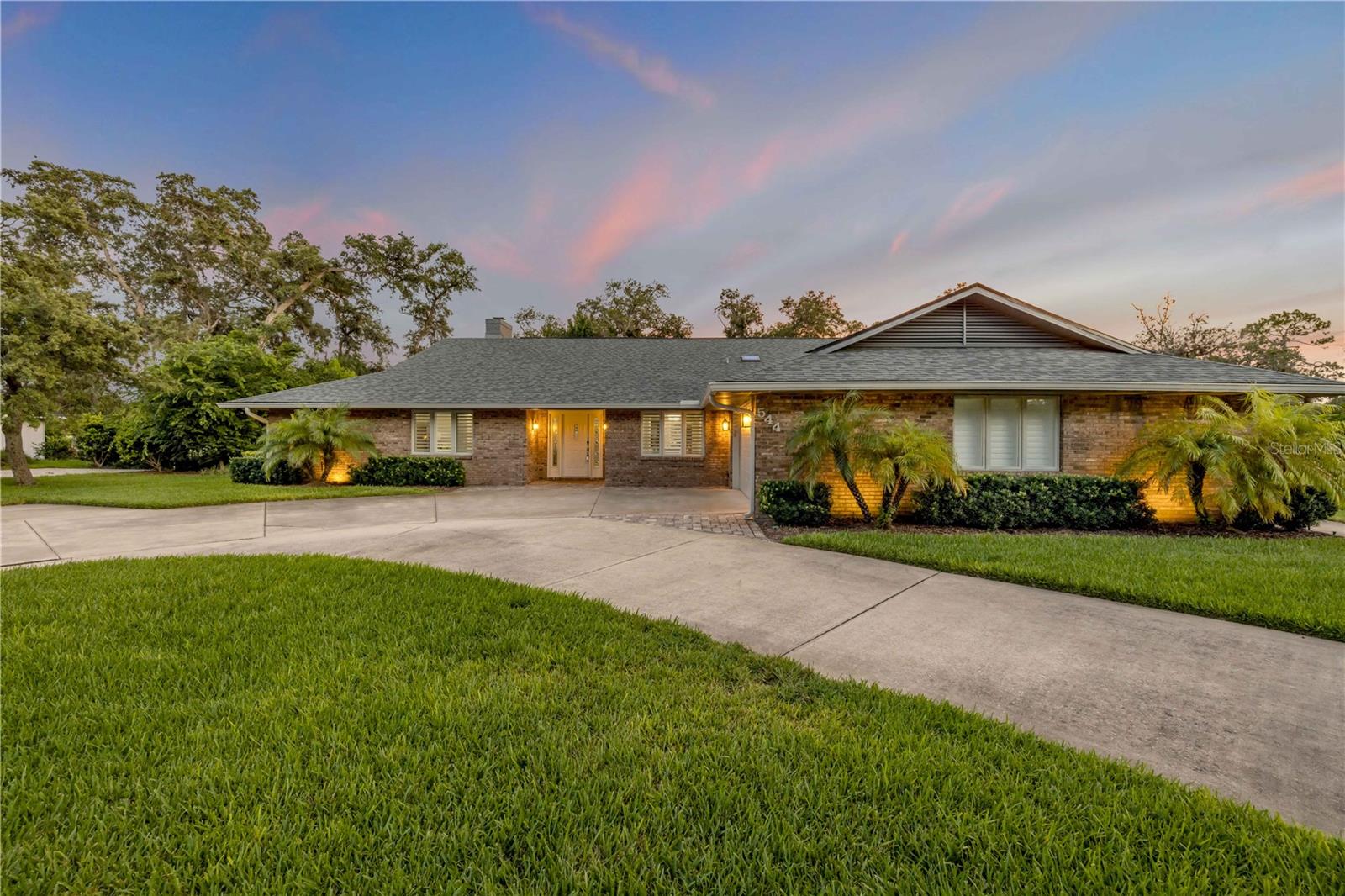 Image 87 of 98 For 544 Bottlebrush Court