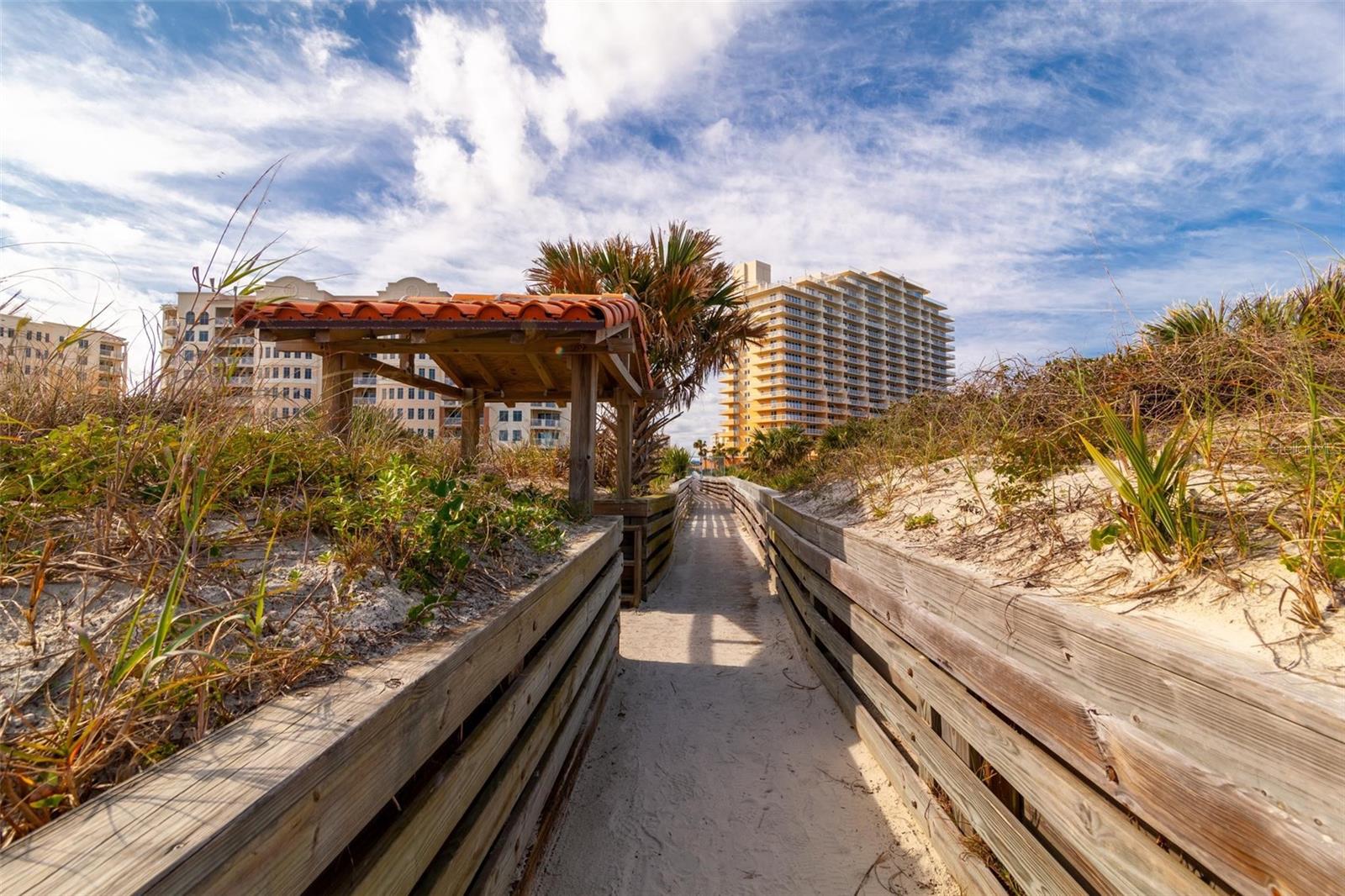 Image 46 of 60 For 265 Minorca Beach Way 902