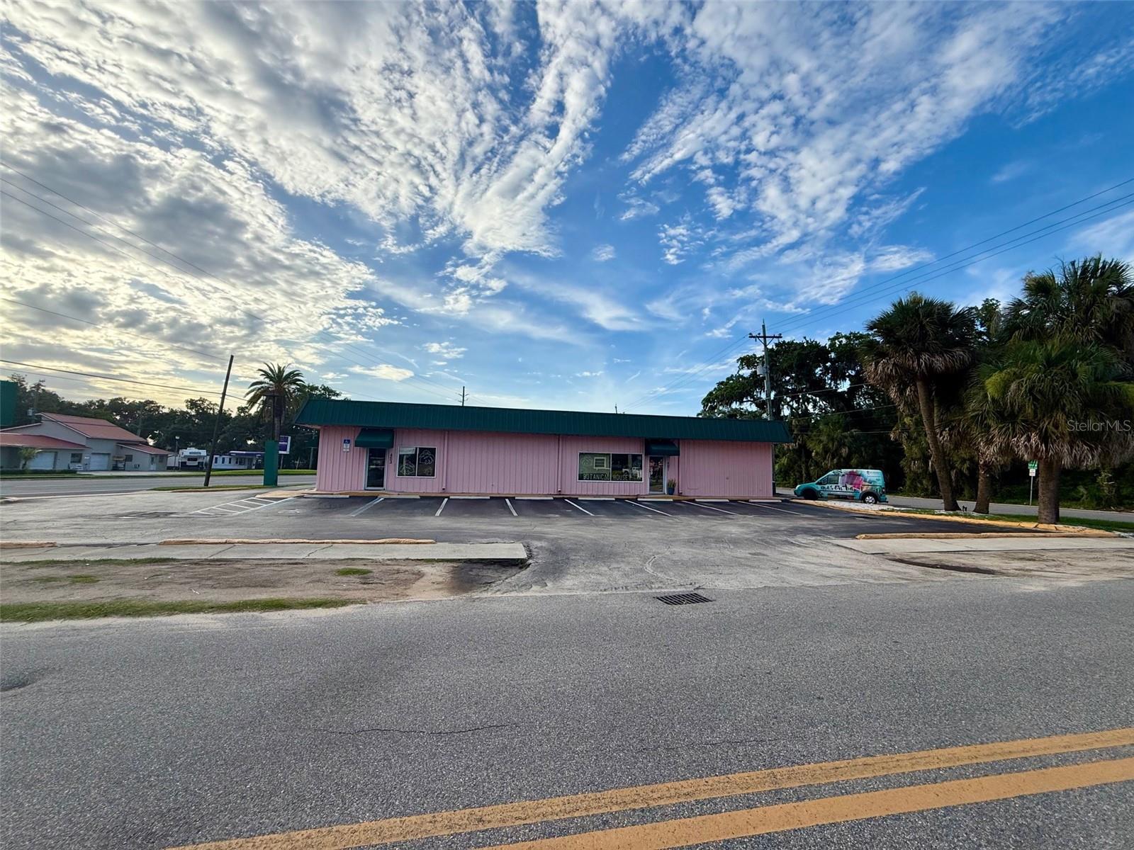 Image 13 of 21 For 401 Mary Avenue
