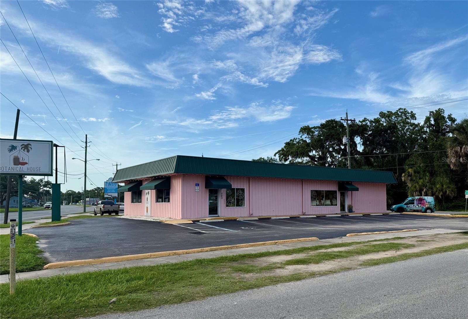 Image 18 of 21 For 401 Mary Avenue