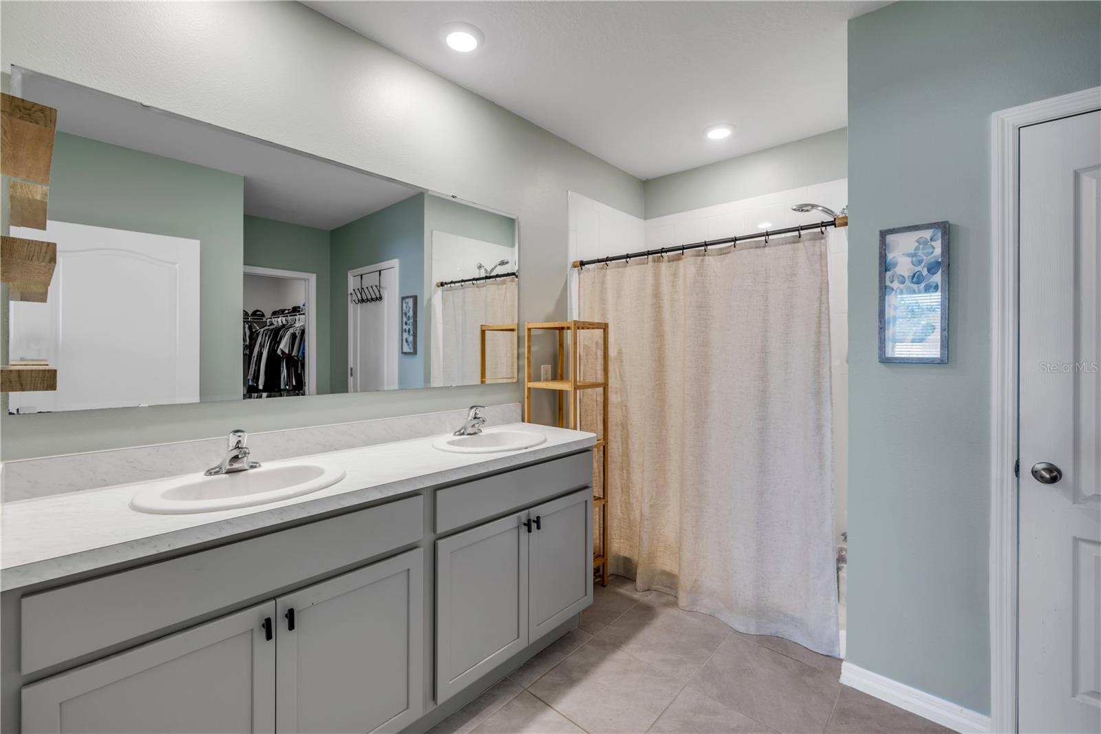 Image 14 of 29 For 2731 Neverland Drive