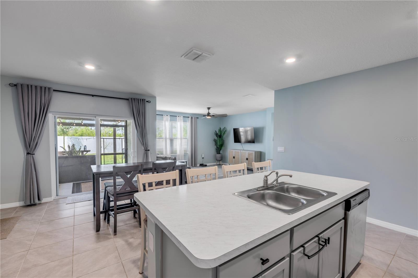 Image 4 of 29 For 2731 Neverland Drive
