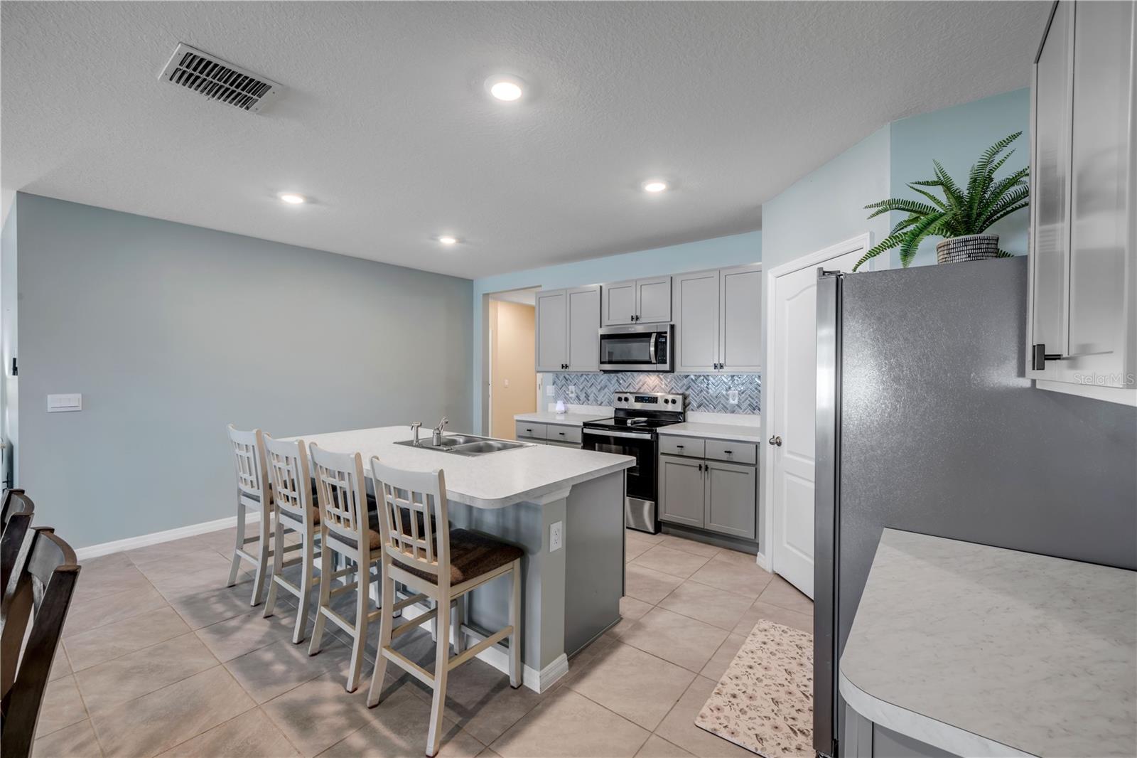 Image 5 of 29 For 2731 Neverland Drive