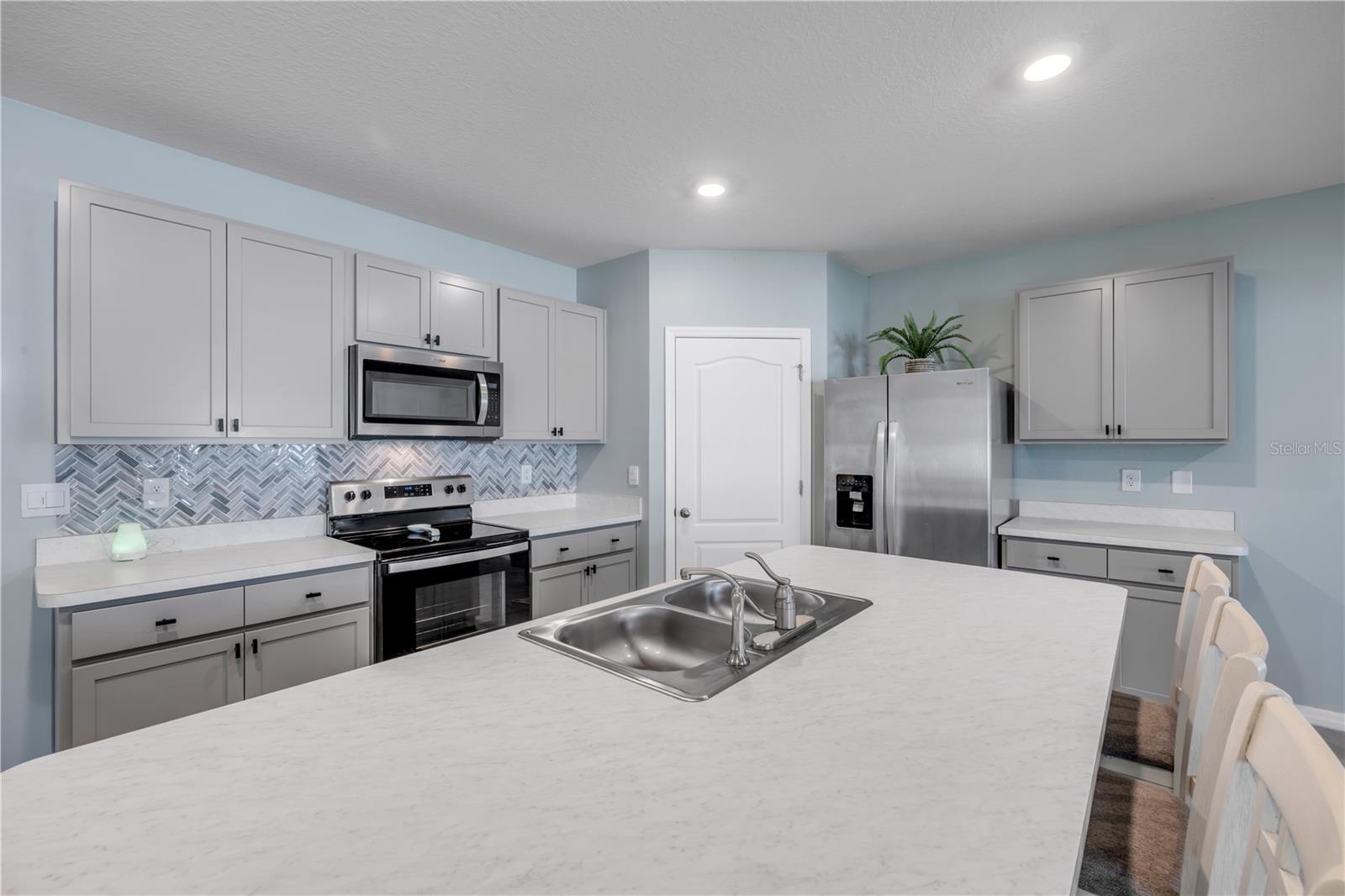 Image 6 of 29 For 2731 Neverland Drive