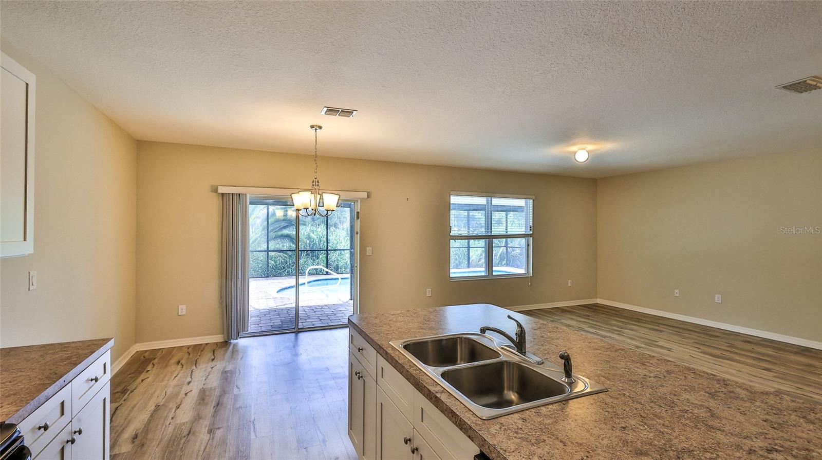 Image 31 of 46 For 441 White Coral Drive