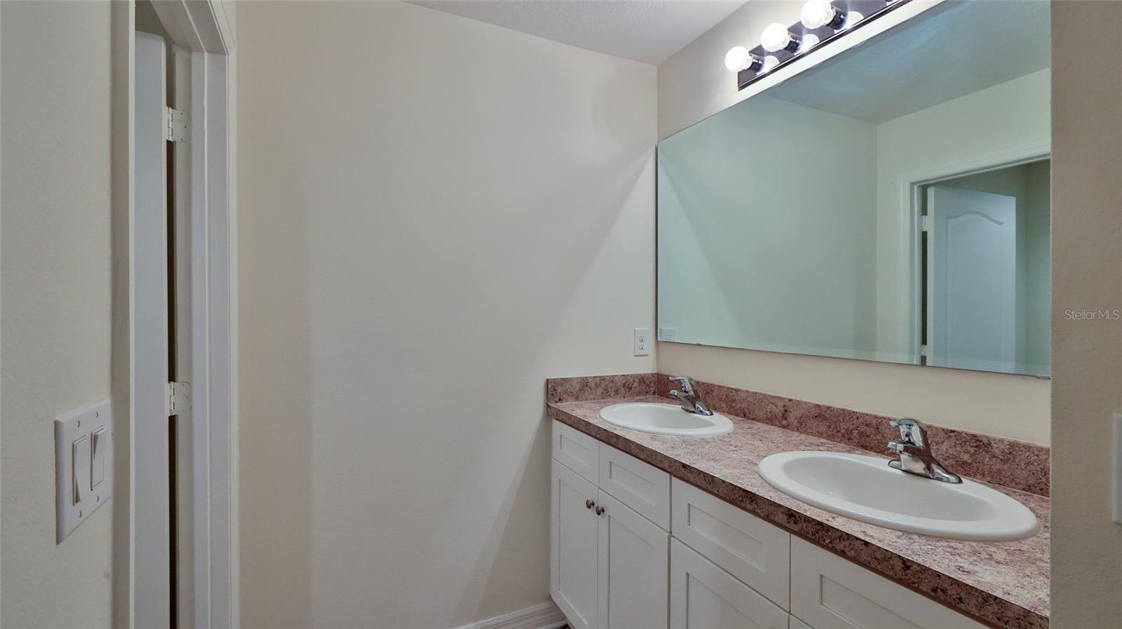 Image 5 of 46 For 441 White Coral Drive