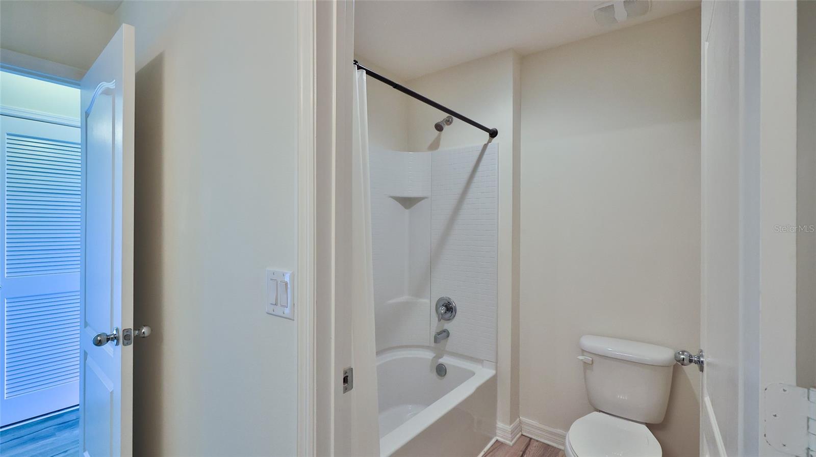 Image 6 of 46 For 441 White Coral Drive