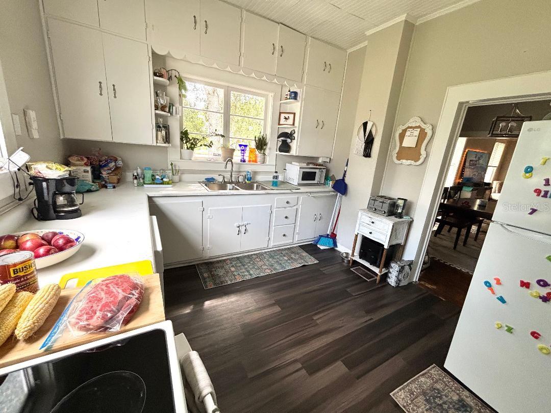 Image 9 of 23 For 306 Murray Street