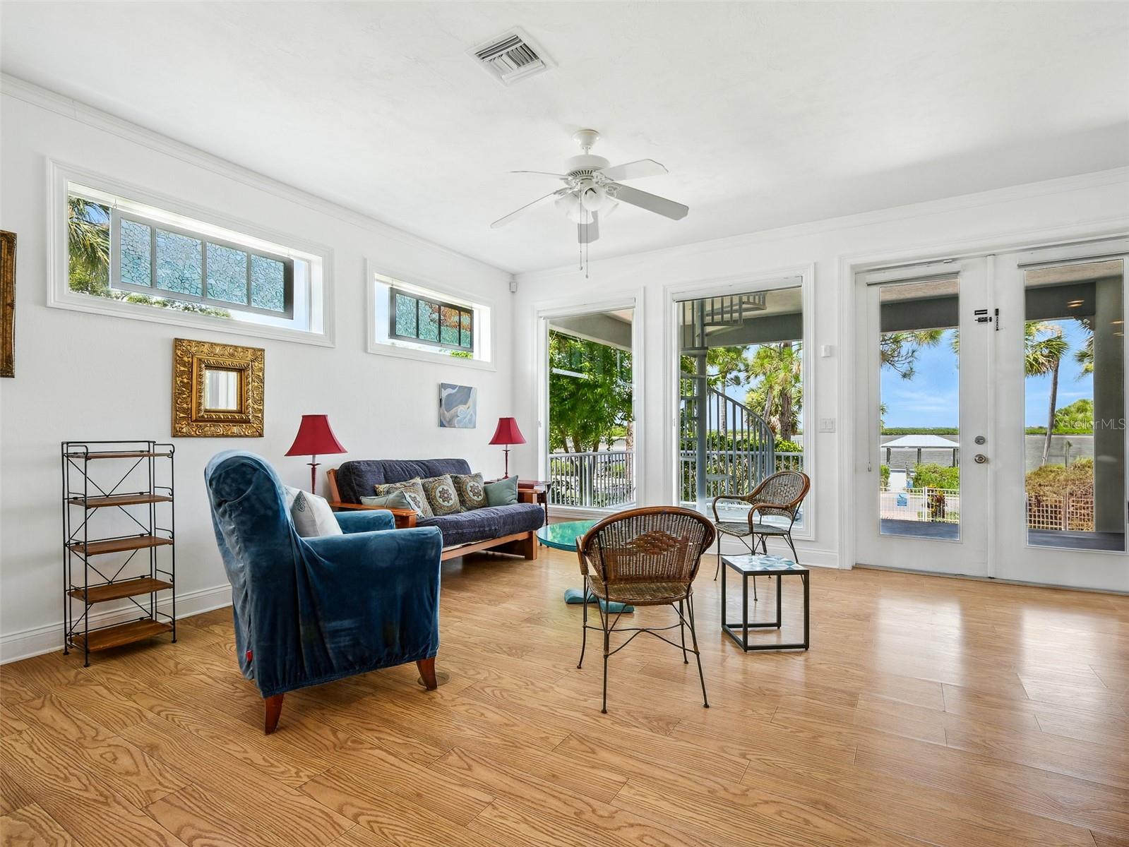 Image 19 of 97 For 206 Riverside Drive