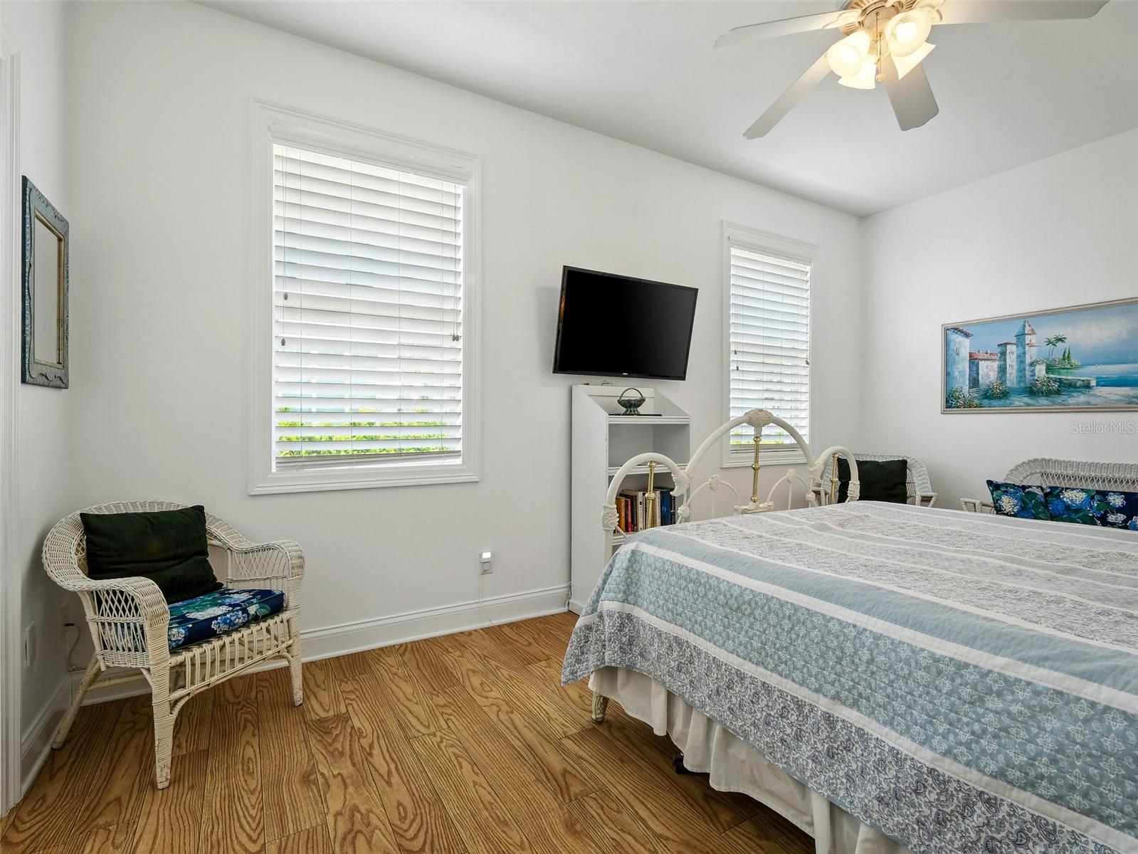 Image 49 of 97 For 206 Riverside Drive