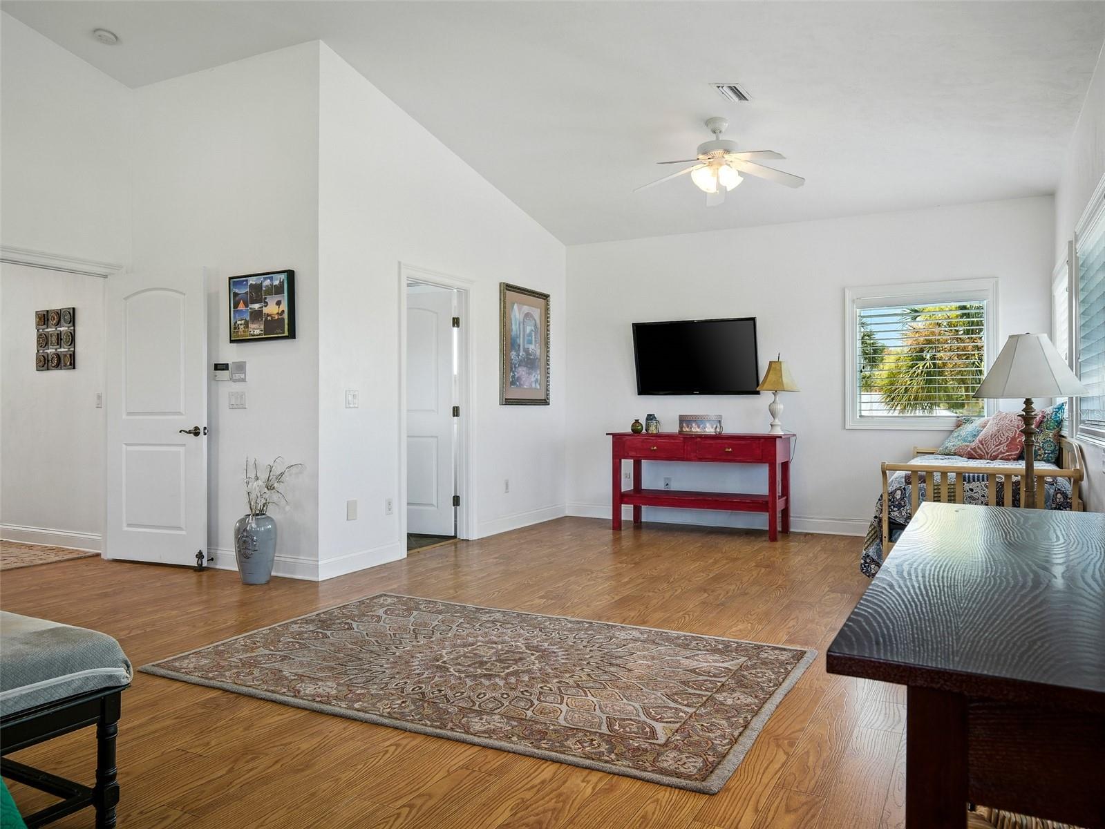 Image 60 of 97 For 206 Riverside Drive