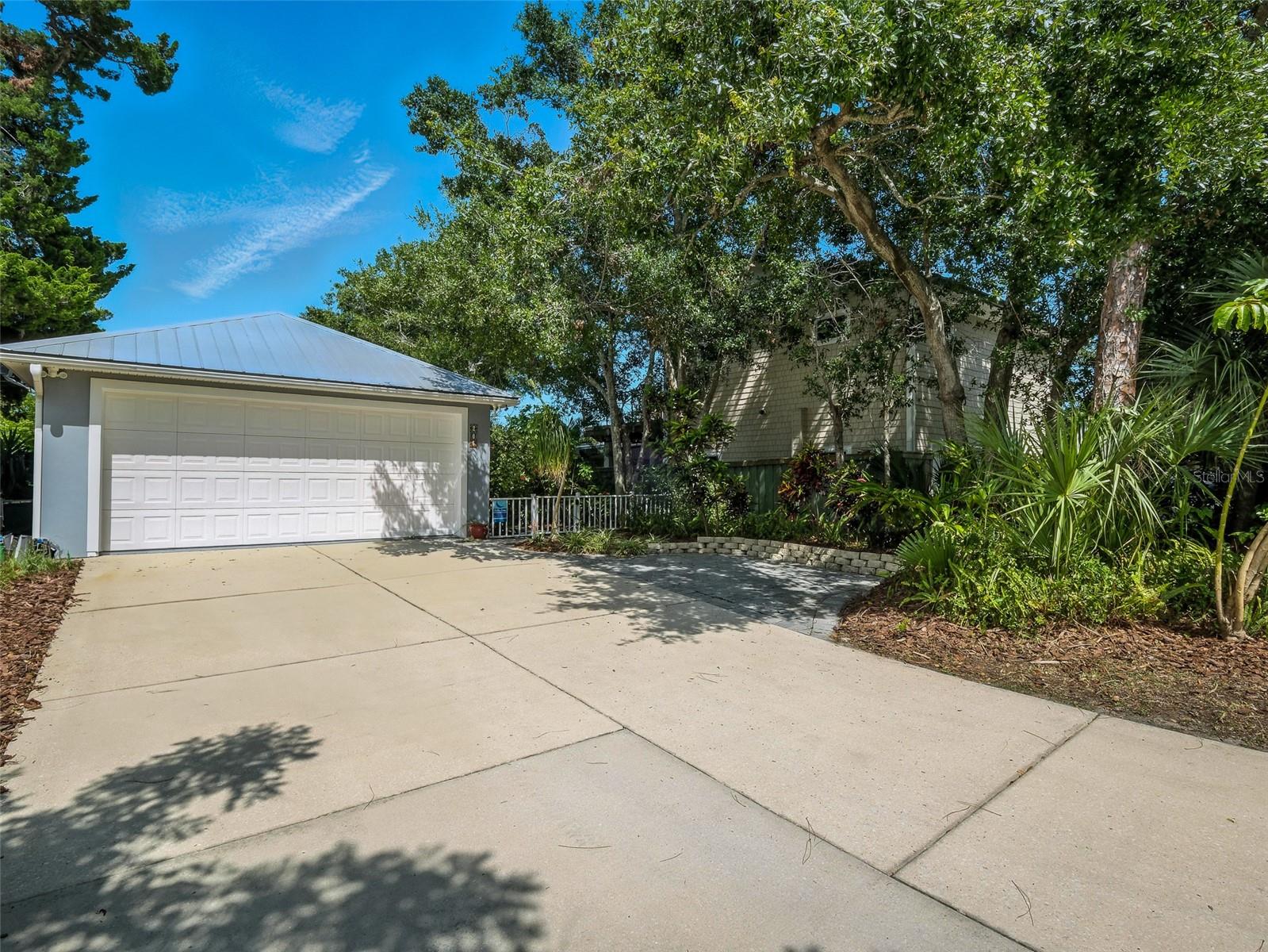 Image 80 of 97 For 206 Riverside Drive