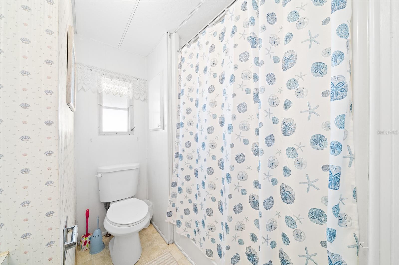 Image 15 of 48 For 173 Holiday Park Boulevard Ne