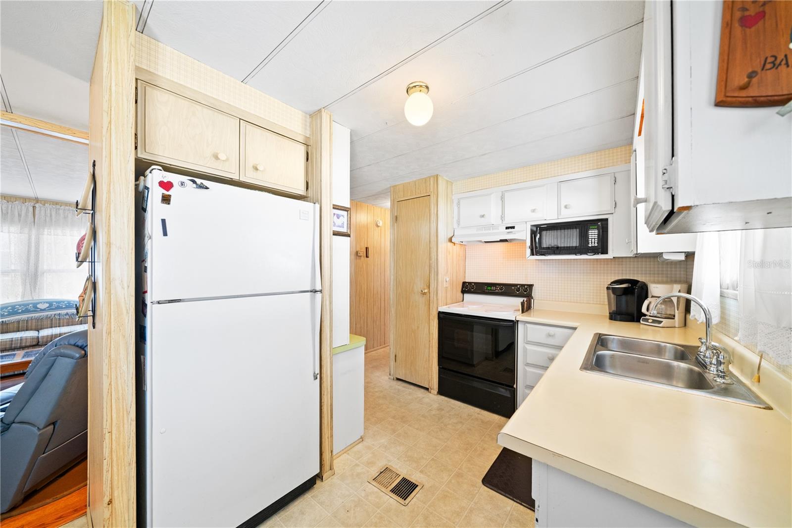 Image 2 of 48 For 173 Holiday Park Boulevard Ne