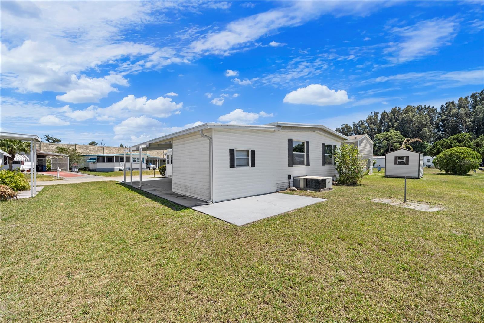 Image 31 of 48 For 173 Holiday Park Boulevard Ne