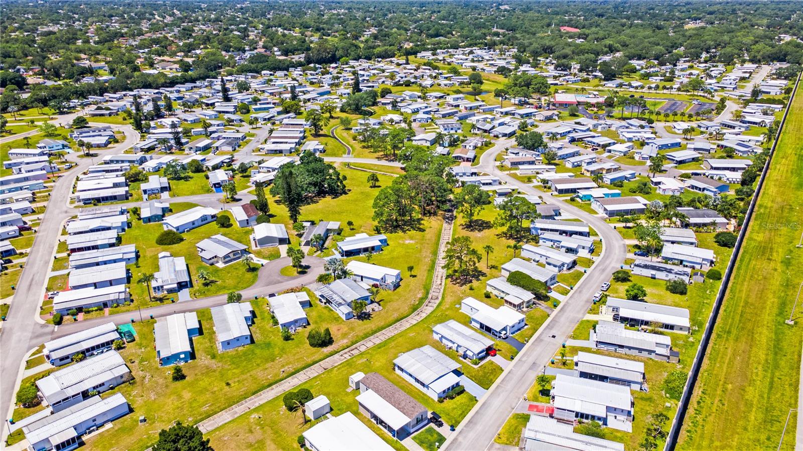 Image 34 of 48 For 173 Holiday Park Boulevard Ne