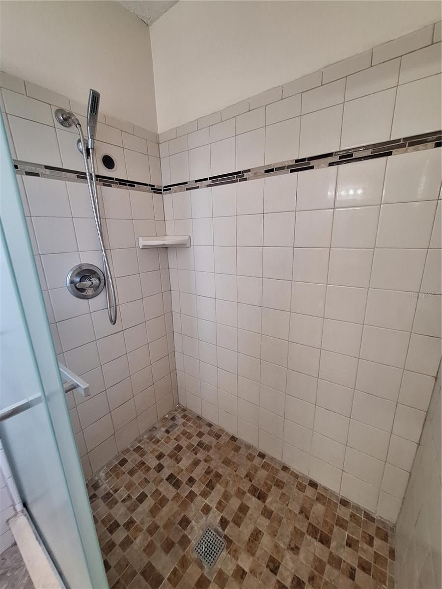 Image 15 of 26 For 2029 Willow Oak Drive
