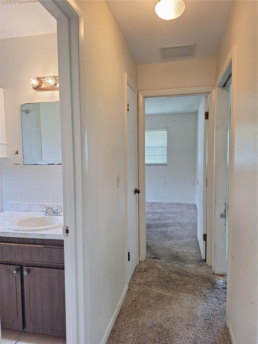 Image 17 of 26 For 2029 Willow Oak Drive