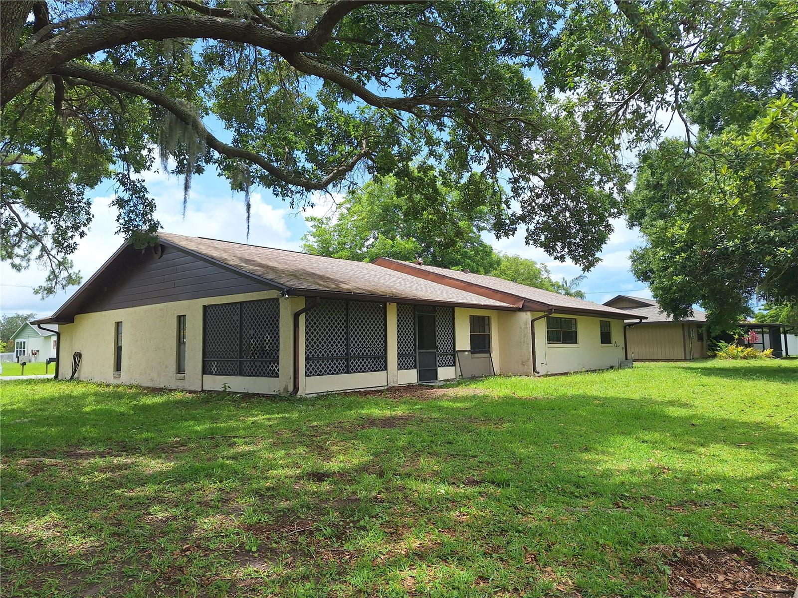Image 2 of 26 For 2029 Willow Oak Drive