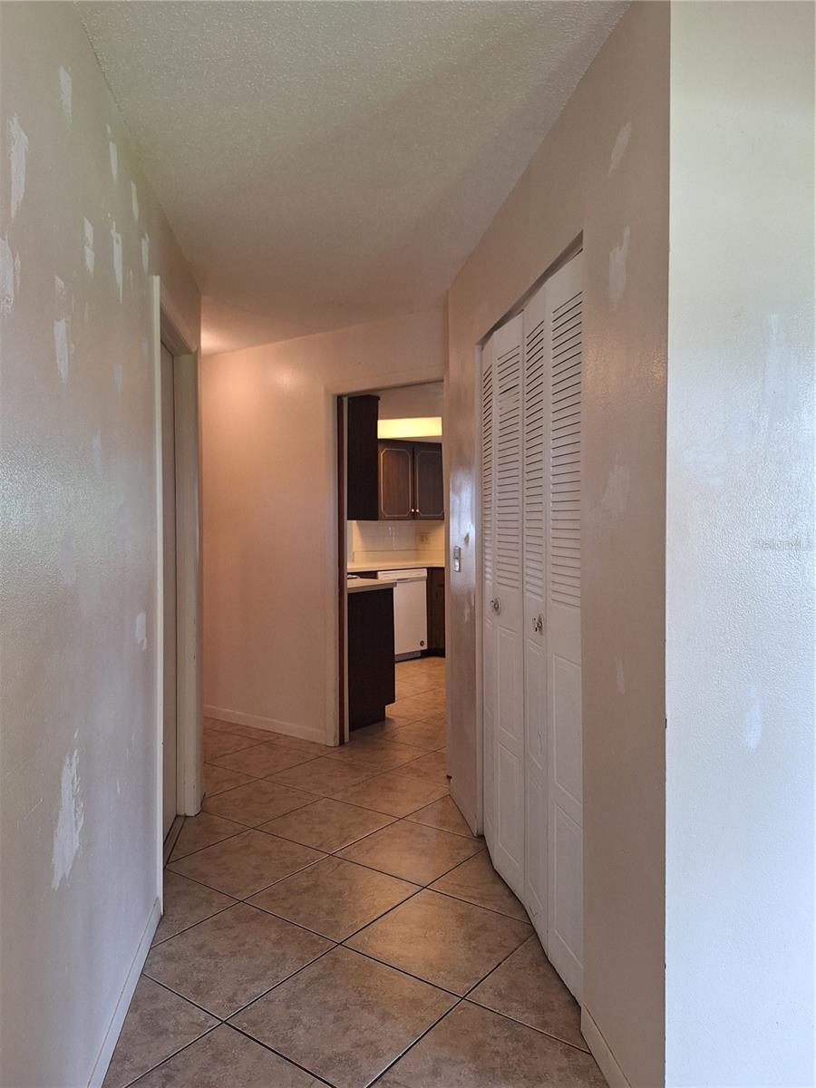 Image 4 of 26 For 2029 Willow Oak Drive
