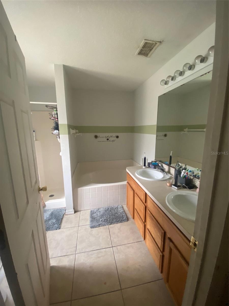 Image 11 of 18 For 2122 Orange Tree Drive