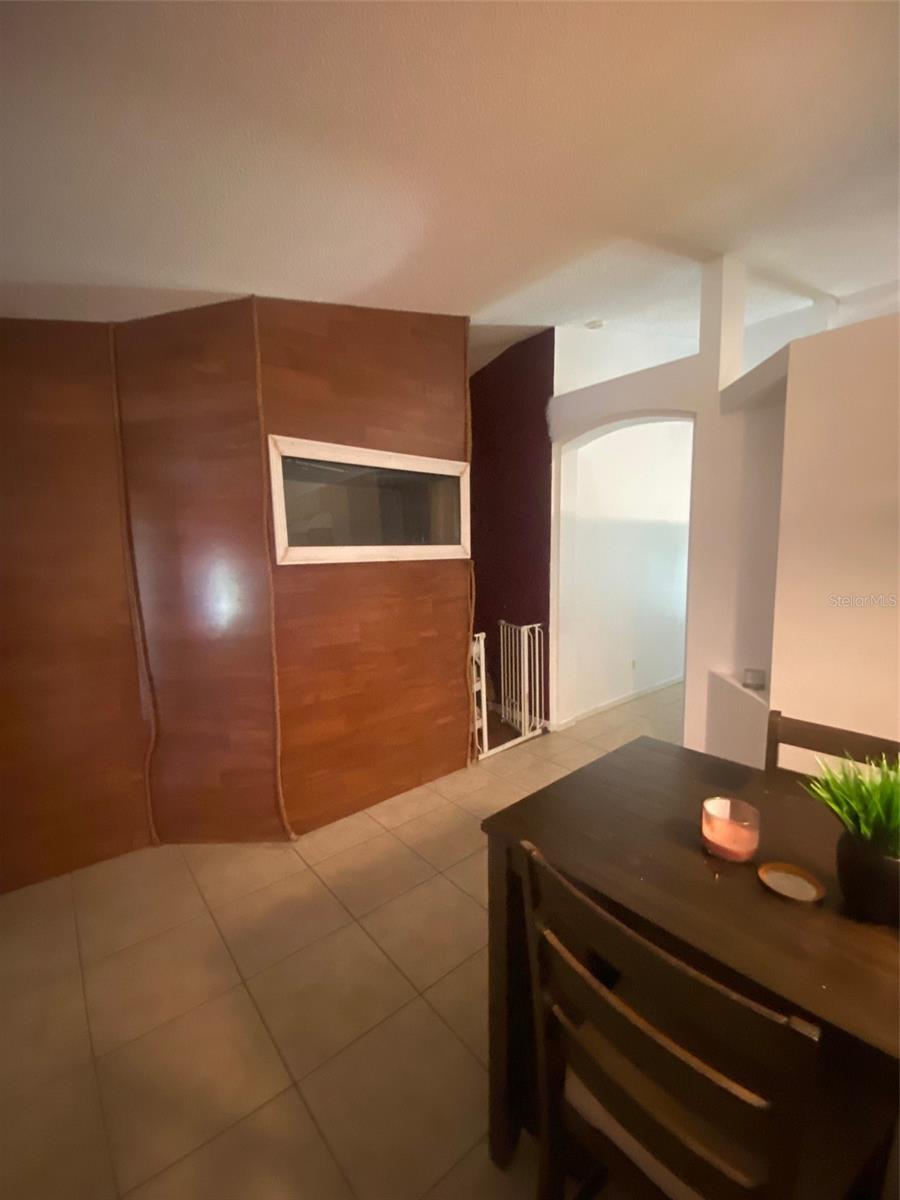 Image 5 of 18 For 2122 Orange Tree Drive