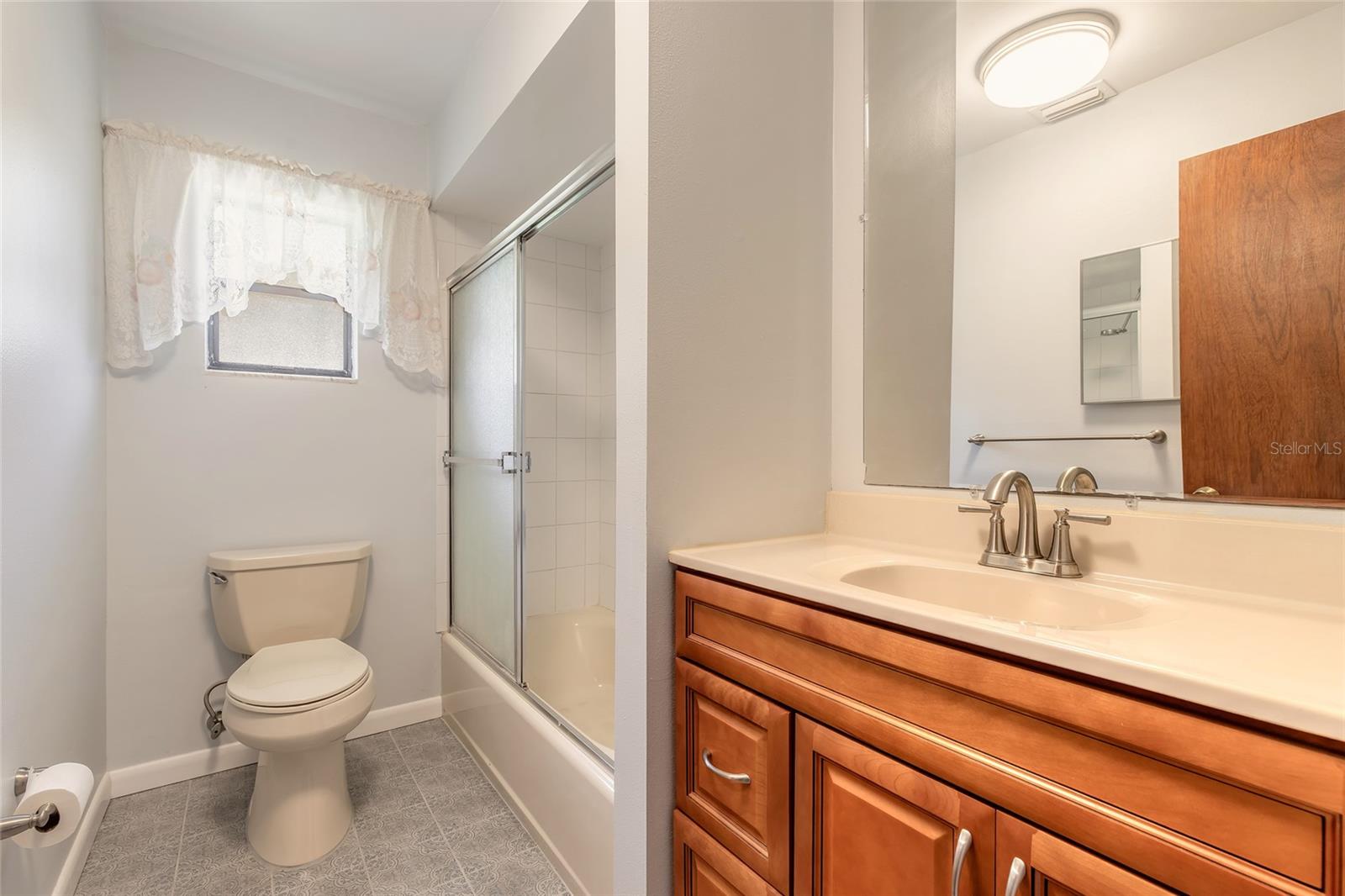 Image 21 of 27 For 5060 Audubon Avenue
