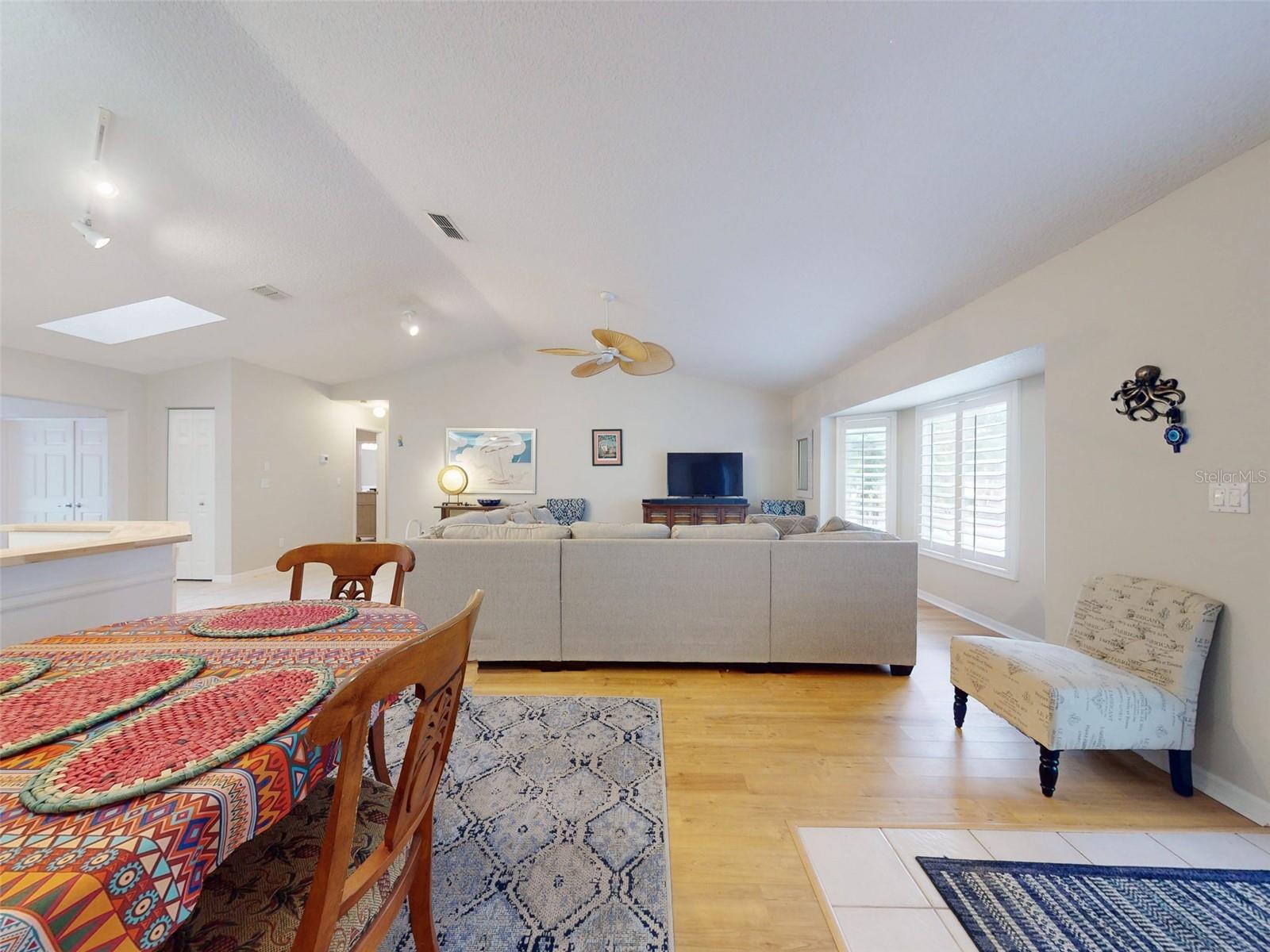 Image 11 of 38 For 808 19th Avenue