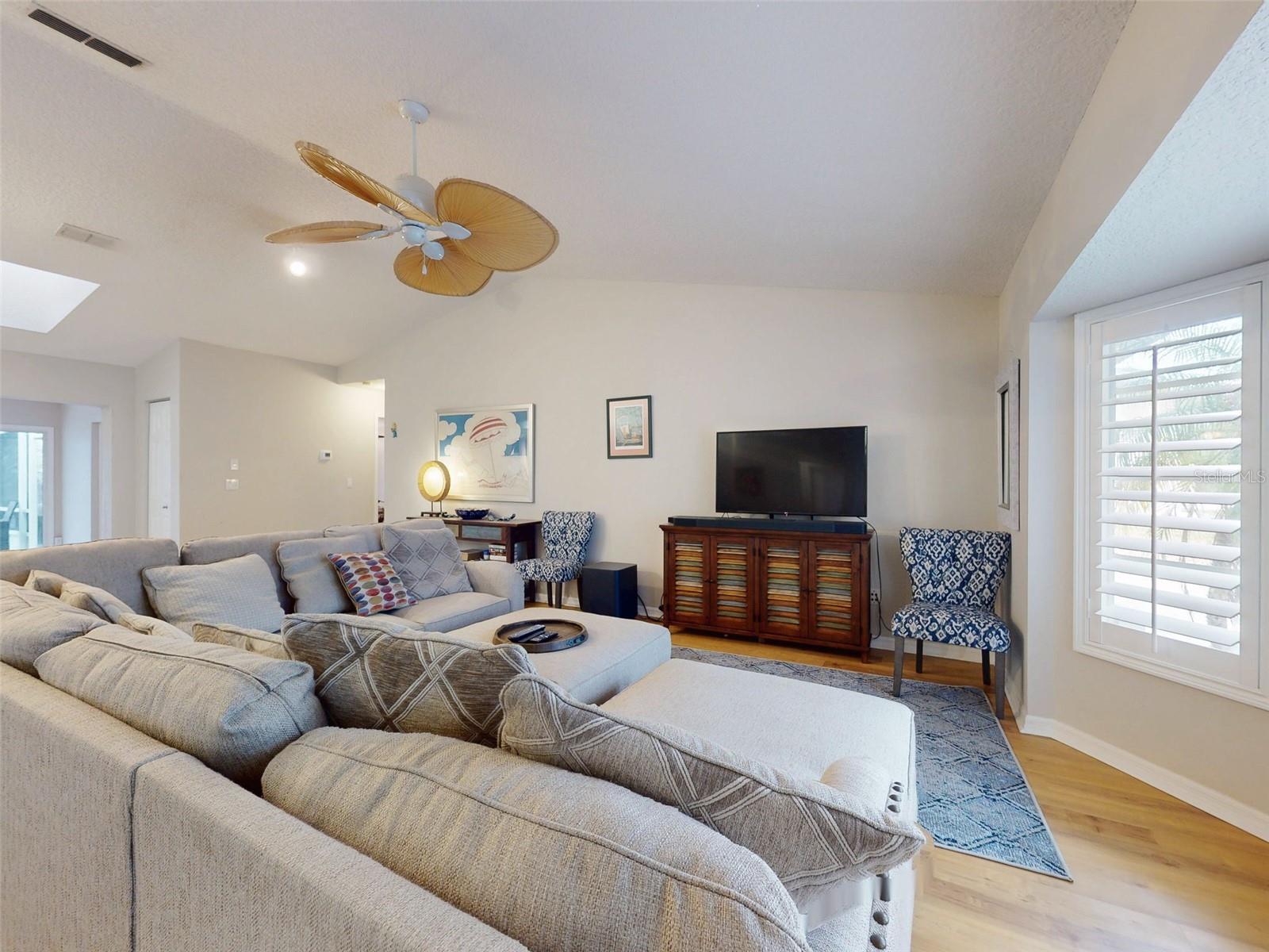 Image 12 of 38 For 808 19th Avenue