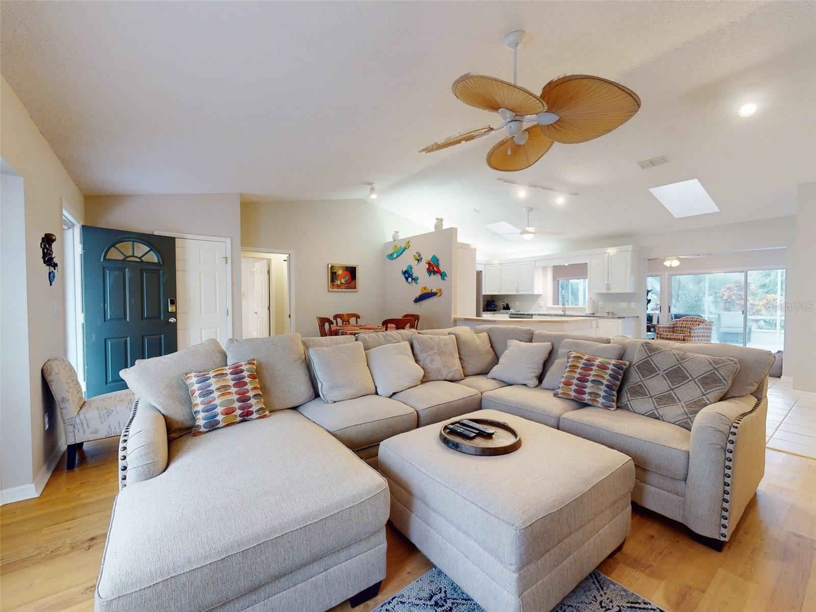 Image 13 of 38 For 808 19th Avenue