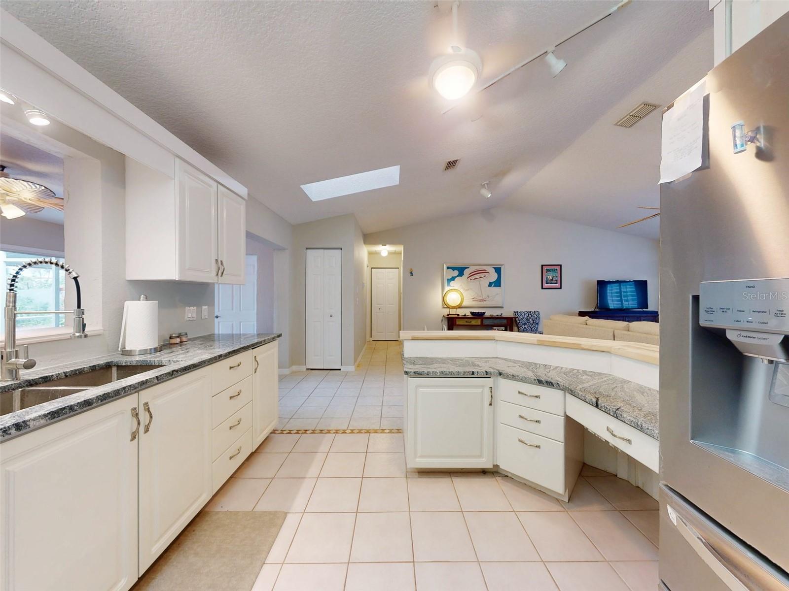 Image 18 of 38 For 808 19th Avenue