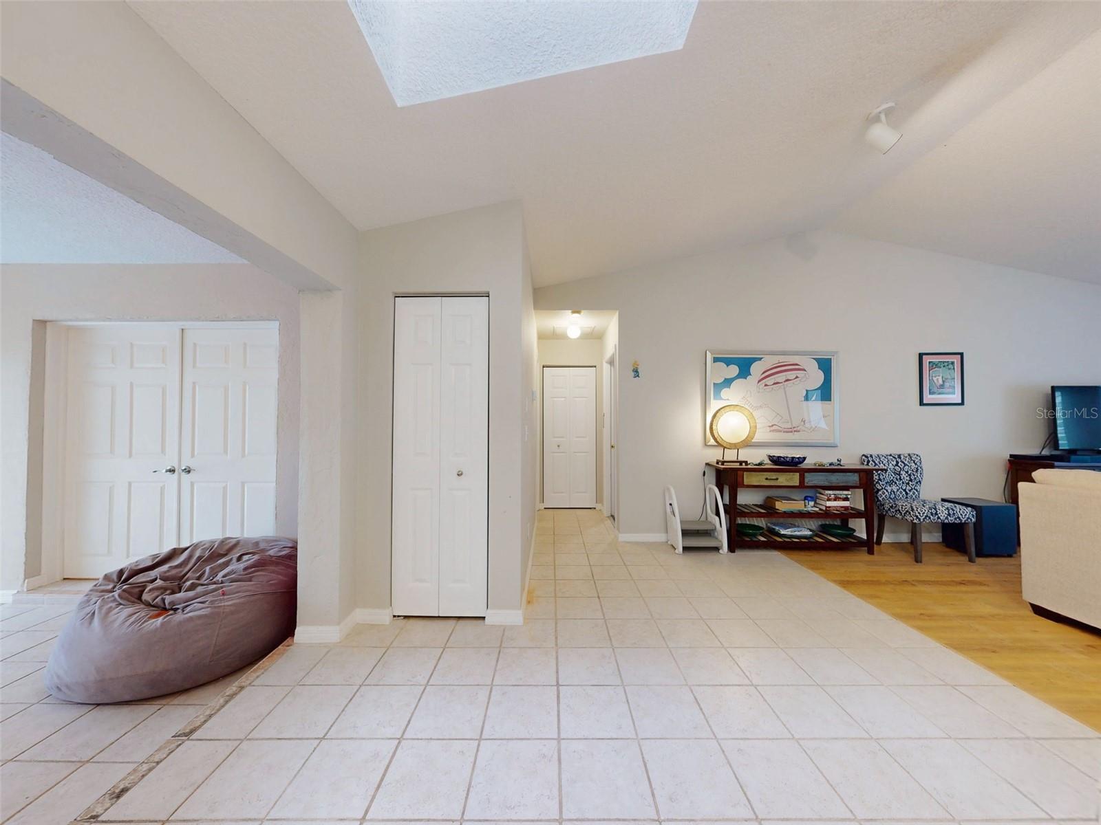 Image 19 of 38 For 808 19th Avenue