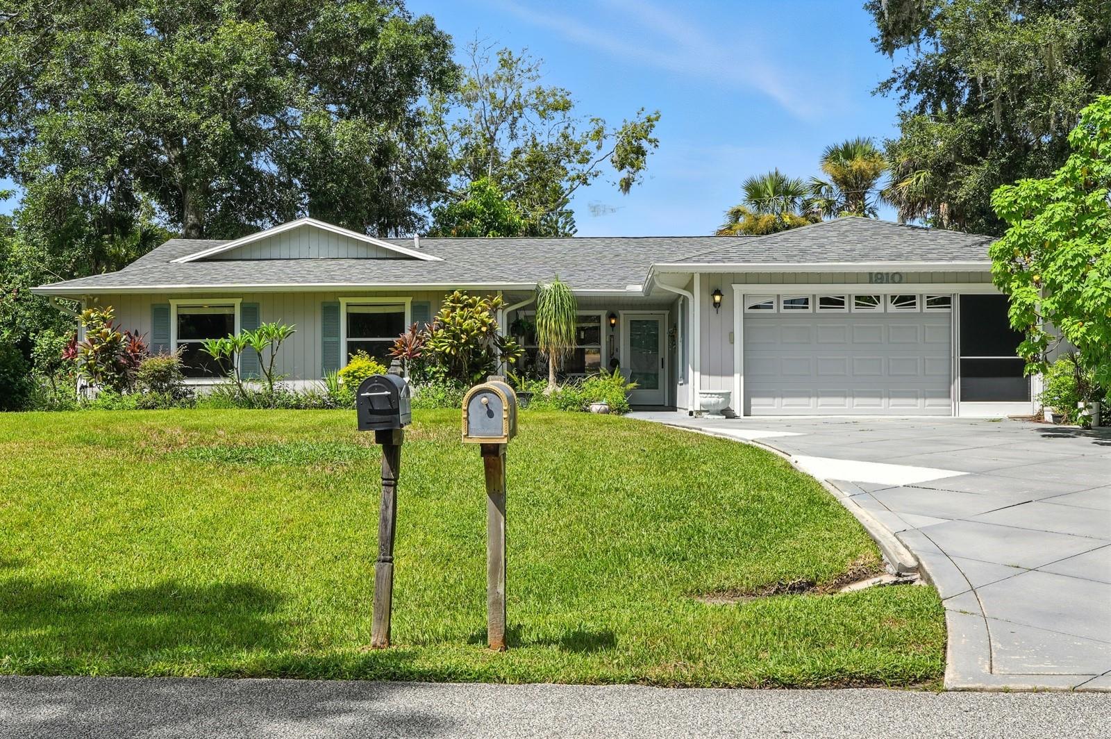 Details for 1910 Pine Tree Drive, EDGEWATER, FL 32141
