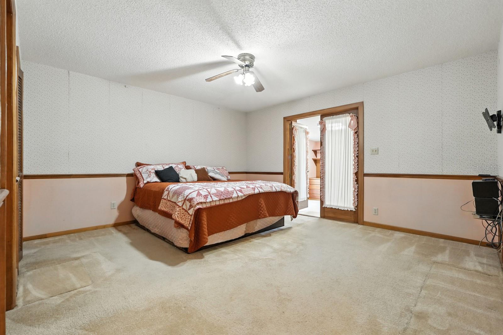 Image 10 of 24 For 1910 Pine Tree Drive