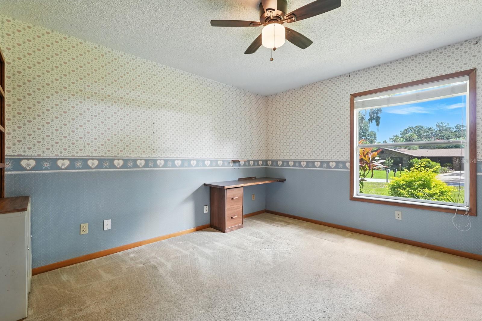 Image 17 of 24 For 1910 Pine Tree Drive