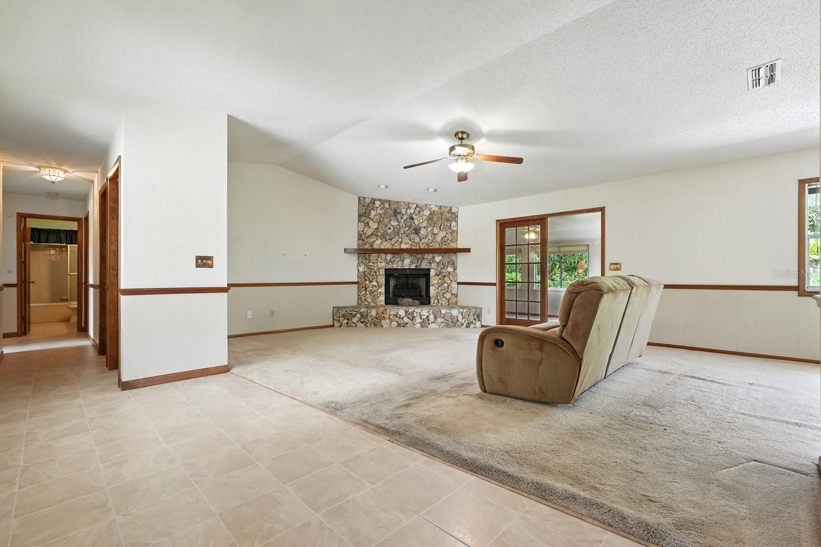 Image 5 of 24 For 1910 Pine Tree Drive
