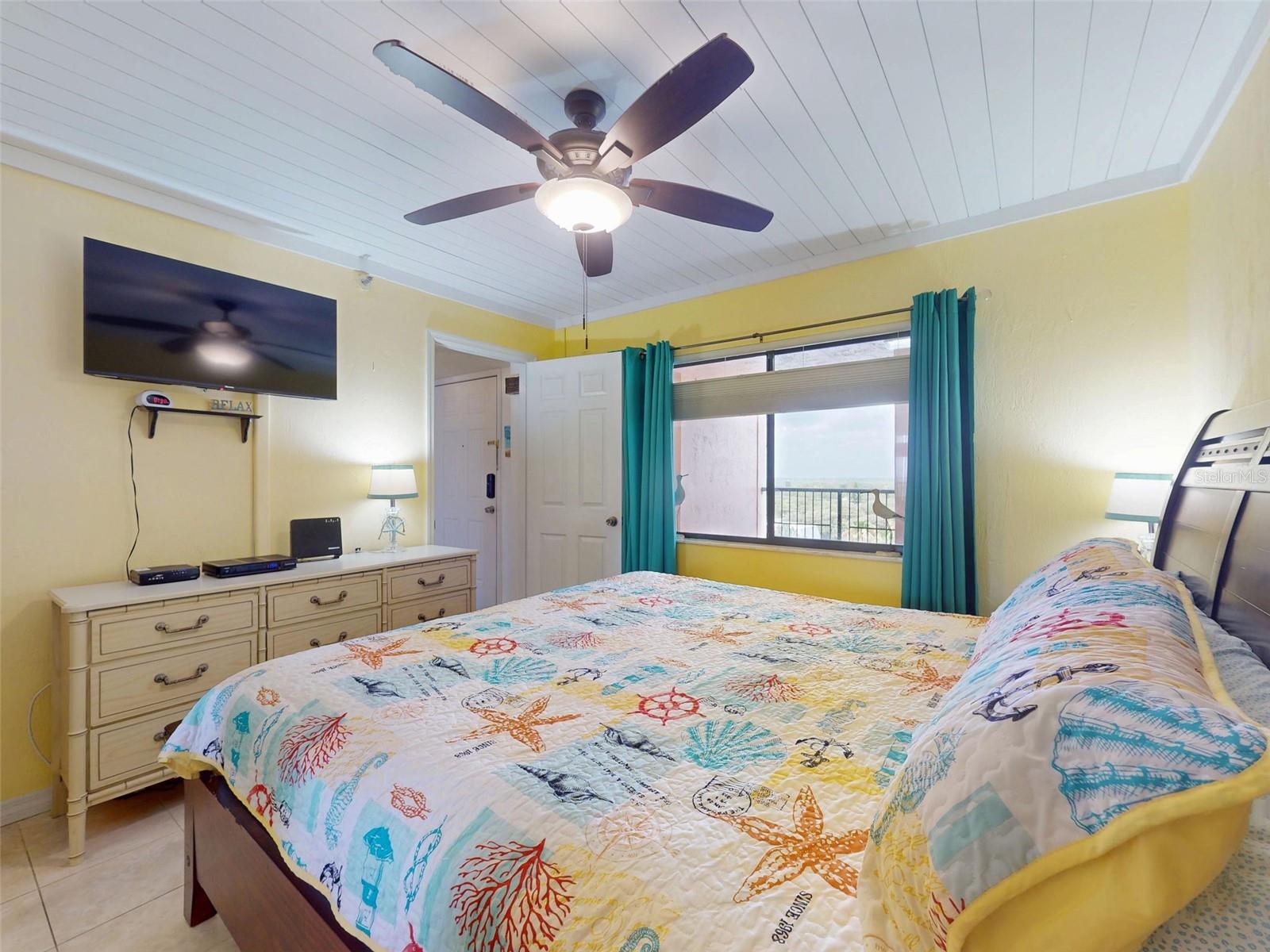 Image 34 of 76 For 4141 Atlantic Avenue 605