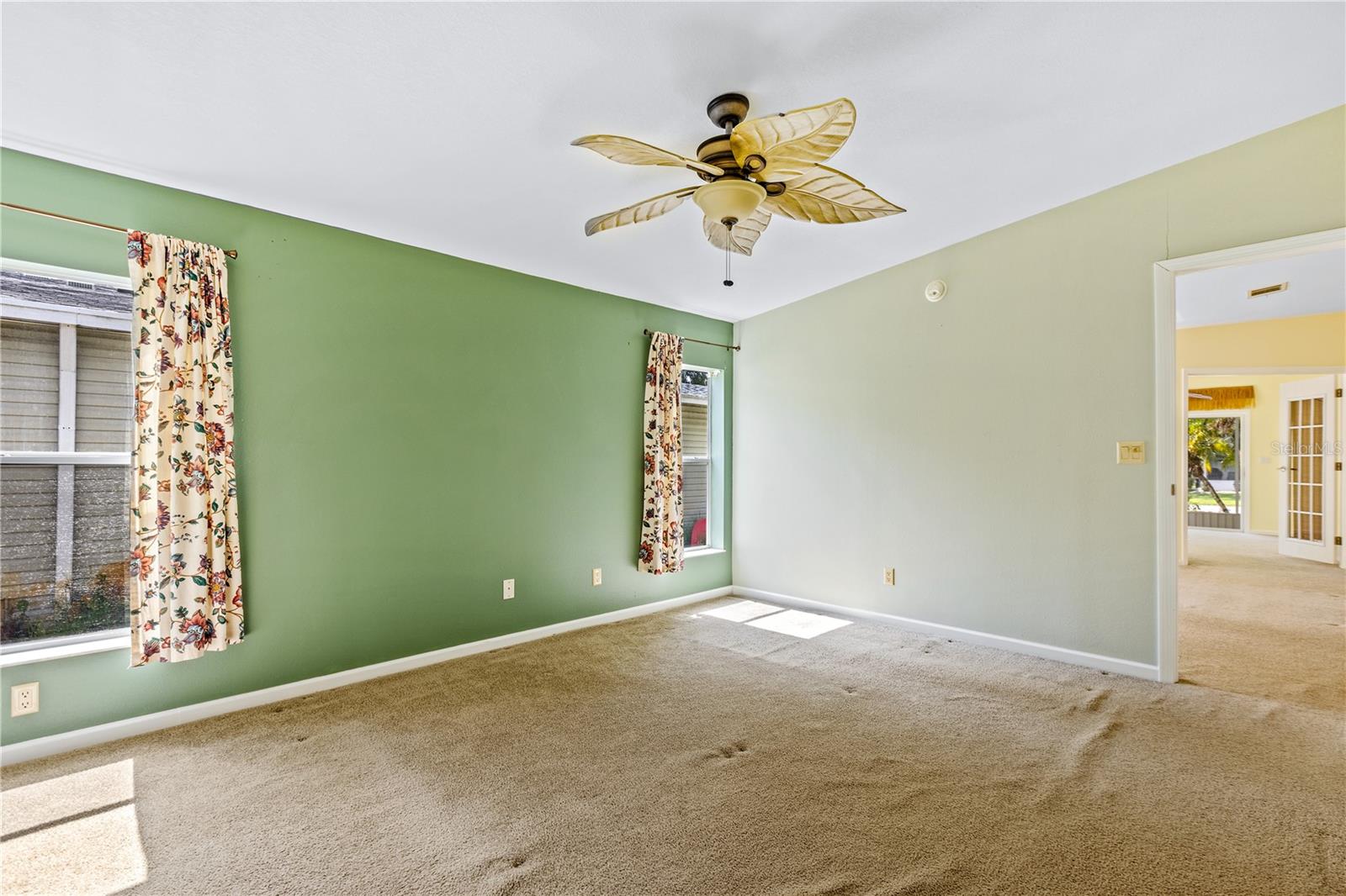 Image 13 of 65 For 415 Sioux Boulevard
