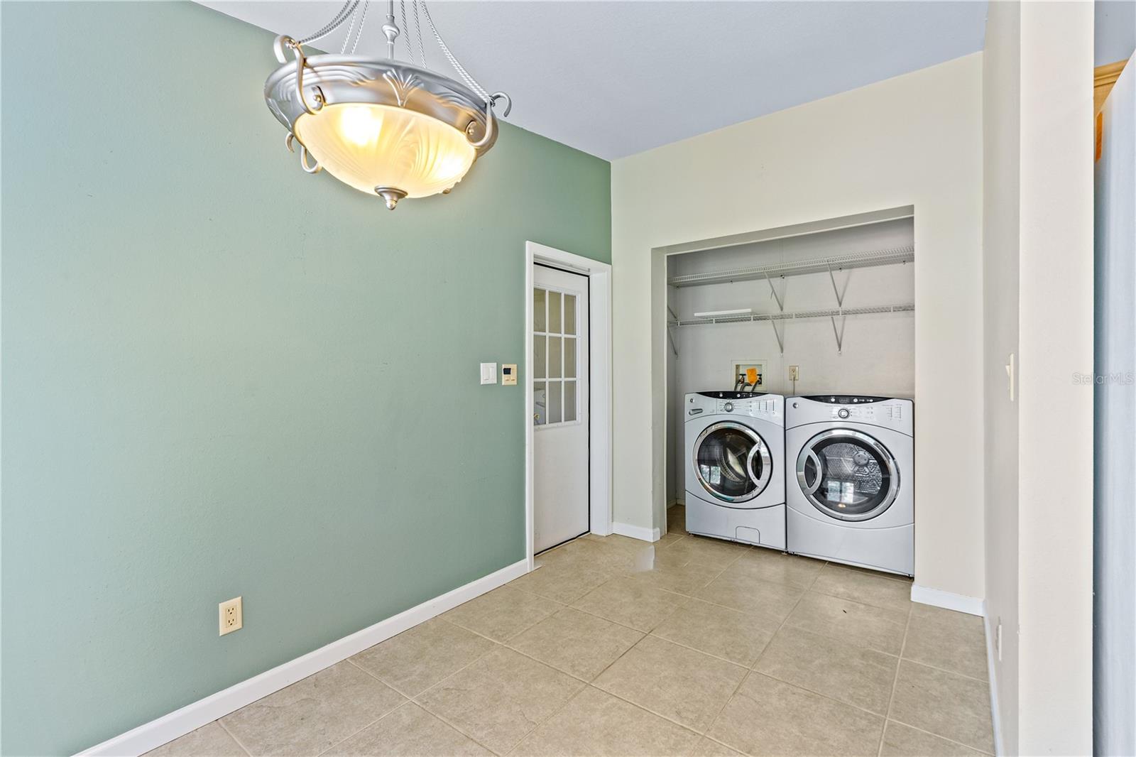 Image 34 of 65 For 415 Sioux Boulevard
