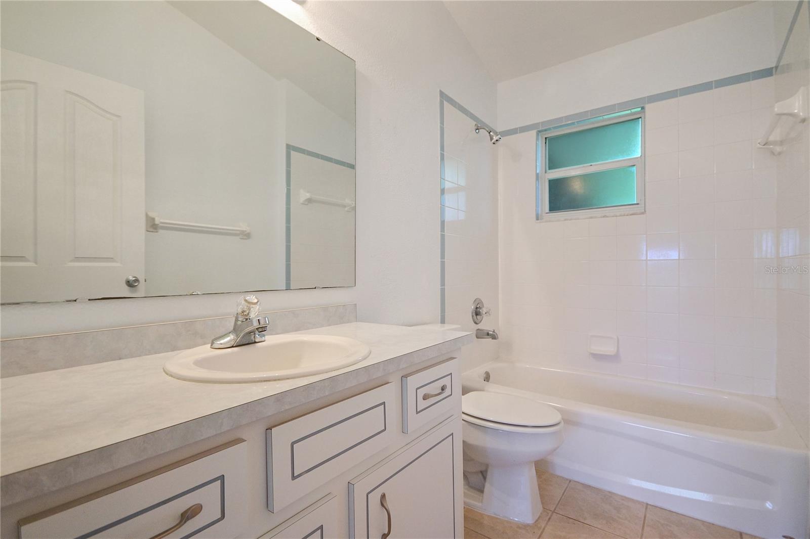 Image 25 of 35 For 1903 Willow Oak Drive