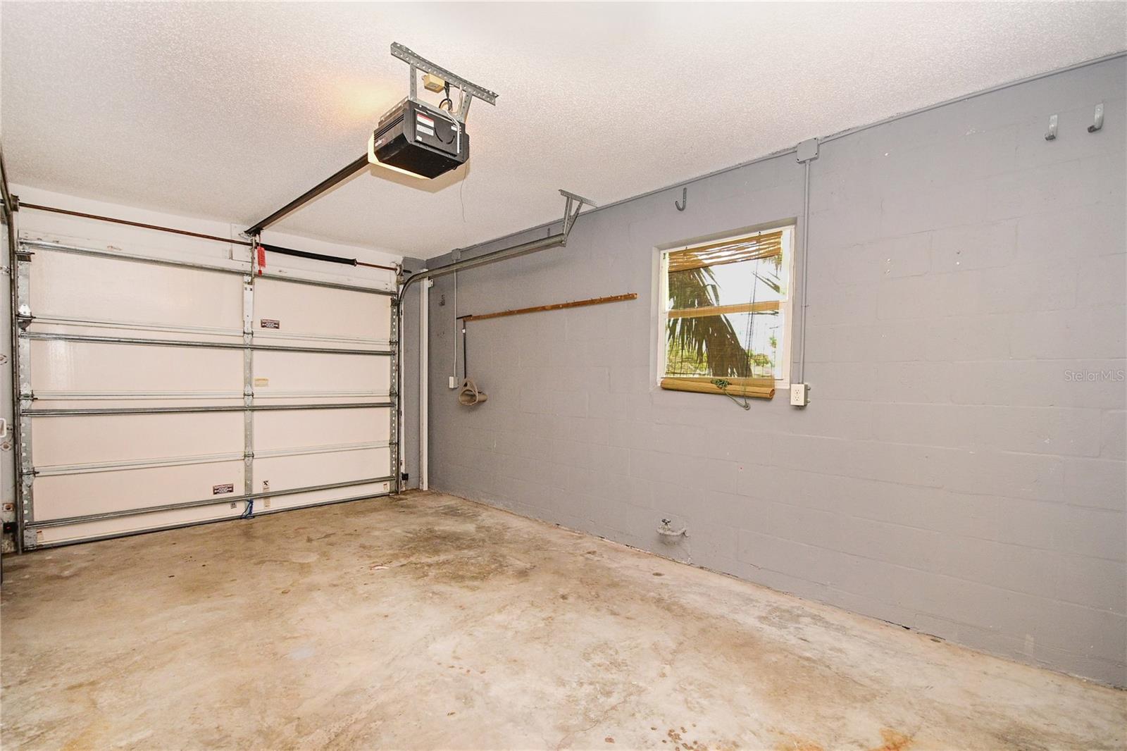 Image 29 of 35 For 1903 Willow Oak Drive