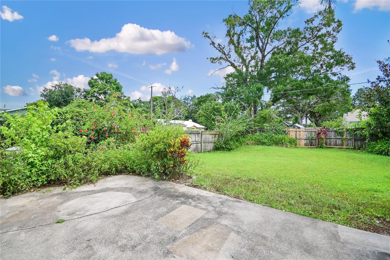 Image 31 of 35 For 1903 Willow Oak Drive