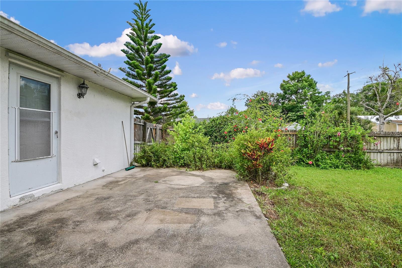 Image 32 of 35 For 1903 Willow Oak Drive